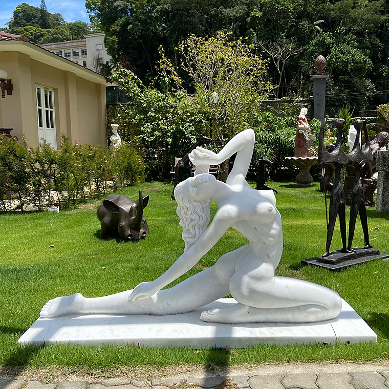 imagem do produto Escultura Feminina Contemp�ranea 100cm - EMP582 Arte Moderna
