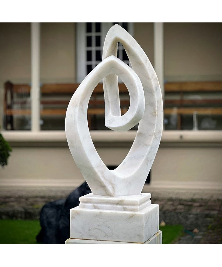 imagem do produto Escultura Fio Cont�nuo M�rmore Branco 120cm - EMP739