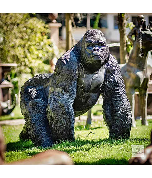 imagem de Escultura Gorila Alfa em Bronze 85cm - EBZ750