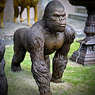 imagem do produto Escultura Gorila de Bronze Andando 105cm - EBZ710 Destaque no Paisagismo