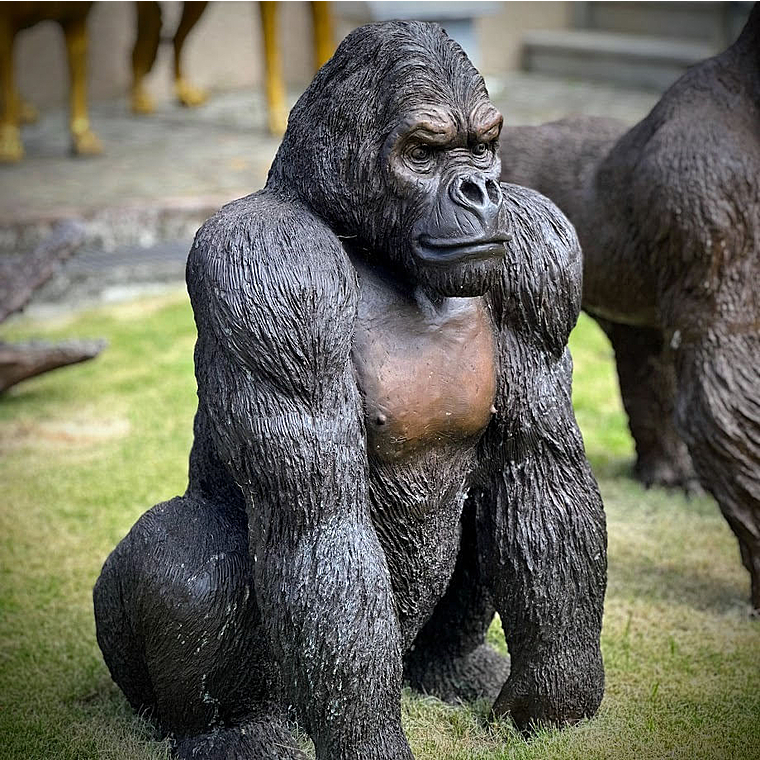 imagem do produto Escultura Gorila de Bronze Sentado 90cm - EBZ709 Eleg�ncia e For�a