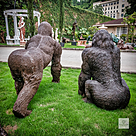imagem do produto Escultura Gorila de Bronze Sentado 90cm - EBZ709 Eleg�ncia e For�a