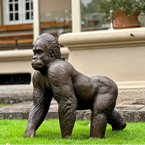 imagem de Escultura Gorila em Bronze 95cm - EBZ616 Força e Elegância Clássica