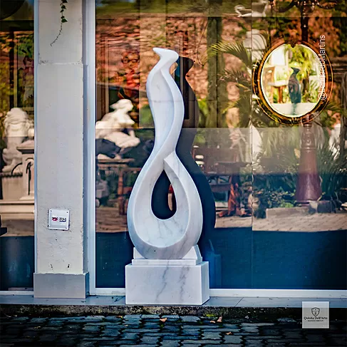 imagem de Escultura Harmonia em Espiral Mármore Branco 150cm - EMP726 Elegância para paisagismo