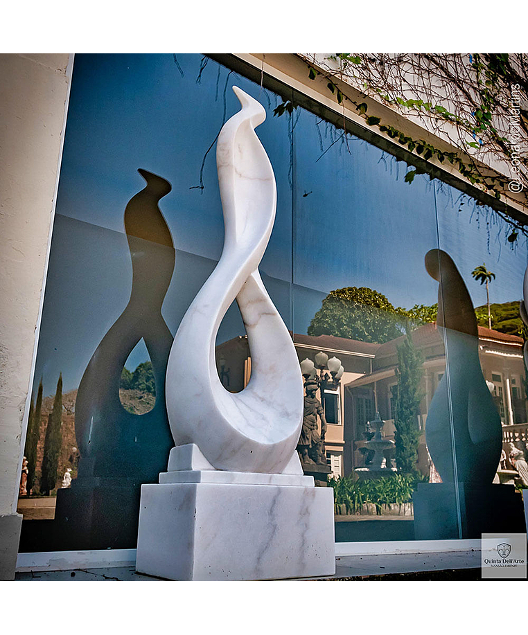 imagem do produto Escultura Harmonia em Espiral M�rmore Branco 150cm - EMP726