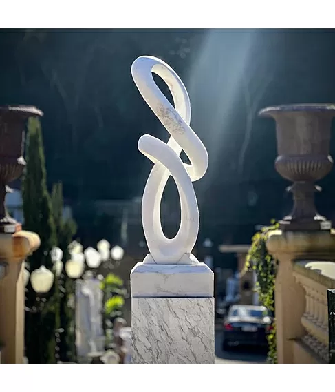 imagem de Escultura Harmonia Real Mármore Branco 120cm - EMP733