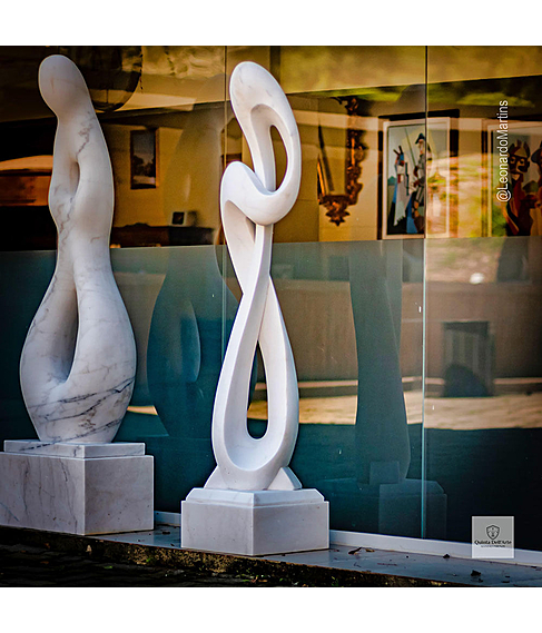 imagem de Escultura Harmonia Real Mármore Branco 160cm - EMP736 | Elegância para paisagismo