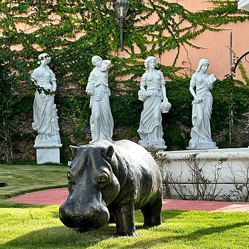 imagem de Escultura Hipopótamo em Bronze 45x110cm EBZ560 Presença e Robustez