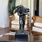 imagem do produto Escultura Homem com Lenha 63cm - EBZ591