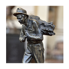 imagem do produto Escultura Homem com Lenha em Bronze 63cm EBZ591 Realismo e Express�o