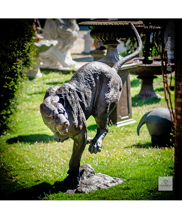 imagem do produto Escultura Impulso Felino 134cm - EBZ718