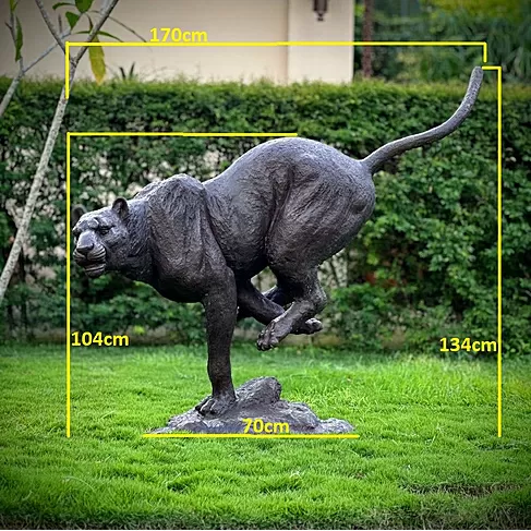 imagem de Escultura Impulso Felino em Bronze 134cm - EBZ718 Movimento e Elegância