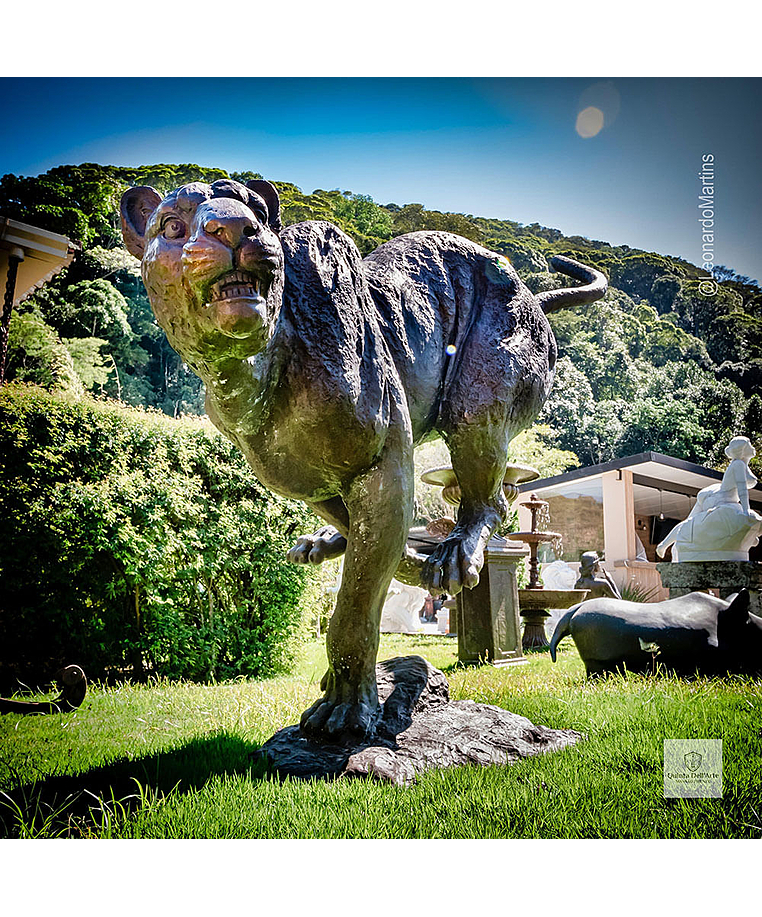 imagem do produto Escultura Impulso Felino em Bronze 134cm - EBZ718 Movimento e Eleg�ncia