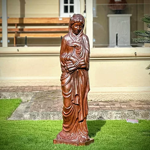 imagem de Escultura Inverno em Ferro Fundido 170cm EF388 Elegância e Presença