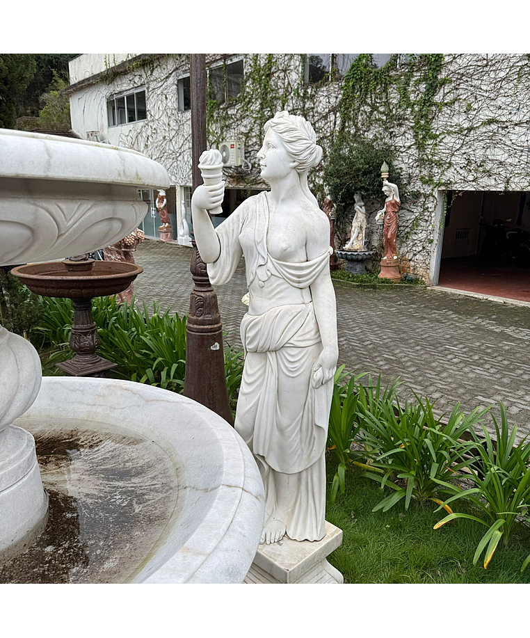 imagem do produto Escultura Inverno M�rmore Branco 175cm - EMP755