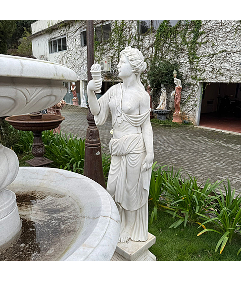 imagem de Escultura Inverno Mrmore Branco 175cm - EMP755