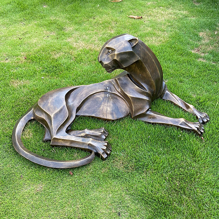 imagem do produto Escultura Jaguar Deitado 53cm EBZ568D Eleg�ncia e Presen�a