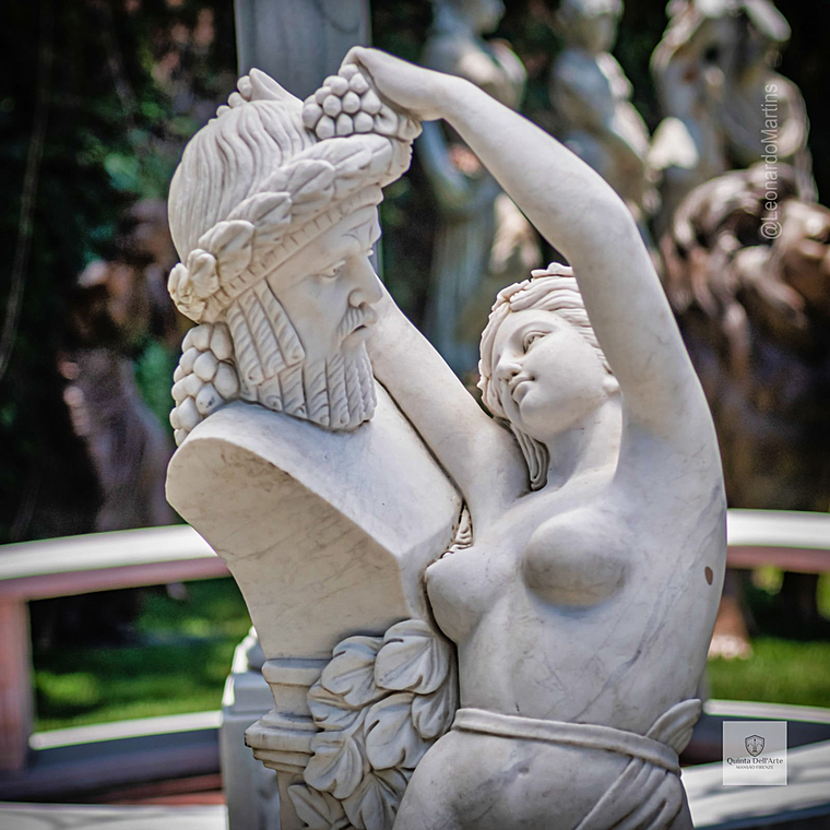imagem do produto Escultura La Bacchante 150cm - EMP116 Arte Cl�ssica e Sofistica��o para Jardins de Luxo