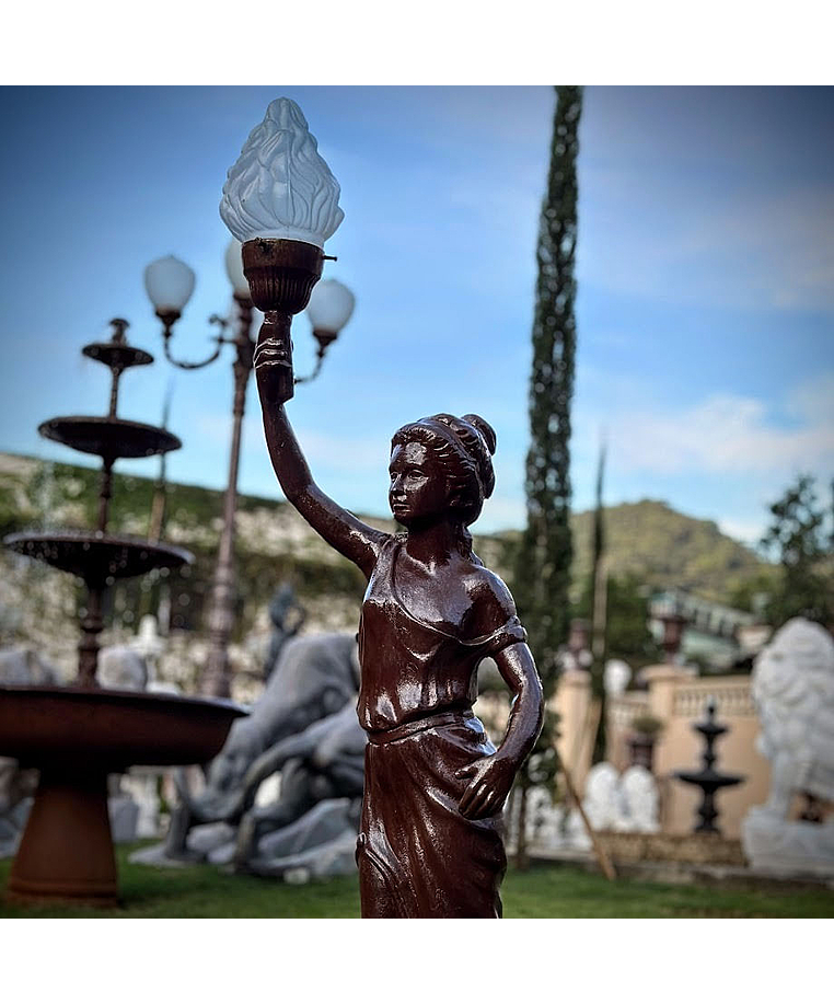 imagem do produto Escultura Lady Lumin�ria 125cm - EF239D