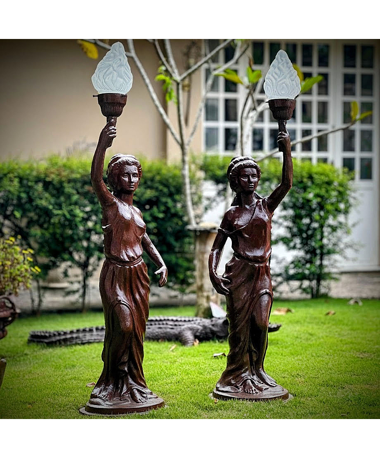 imagem do produto Escultura Lady Lumin�ria 125cm - EF239D