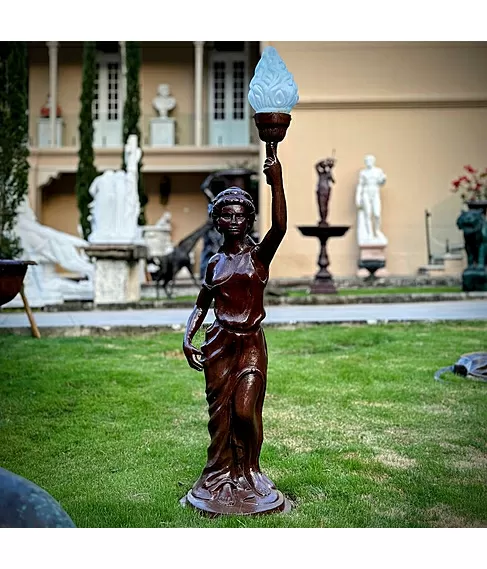 imagem de Escultura Lady Luminária 125cm - EF239E