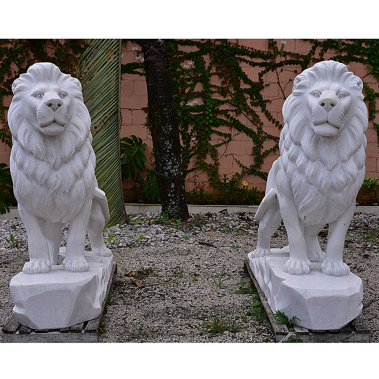 imagem do produto Escultura Le�o da Montanha Branco 140cm EMP270 For�a e Eleg�ncia Natural
