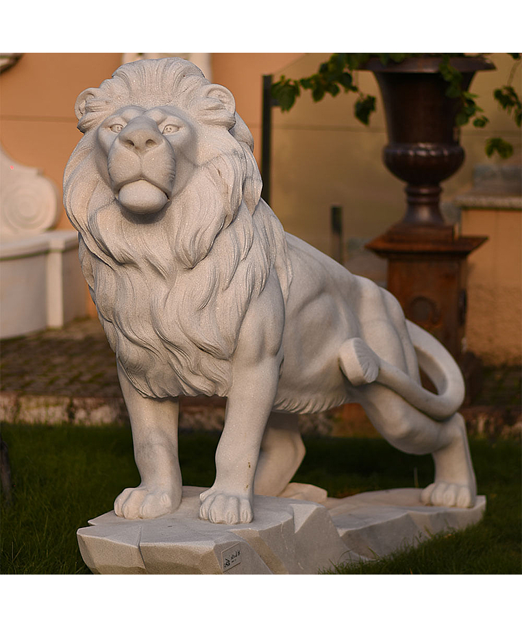 imagem do produto Escultura Le�o da Montanha em M�rmore Branco 140cm | Est�tua Monumental EMP270E