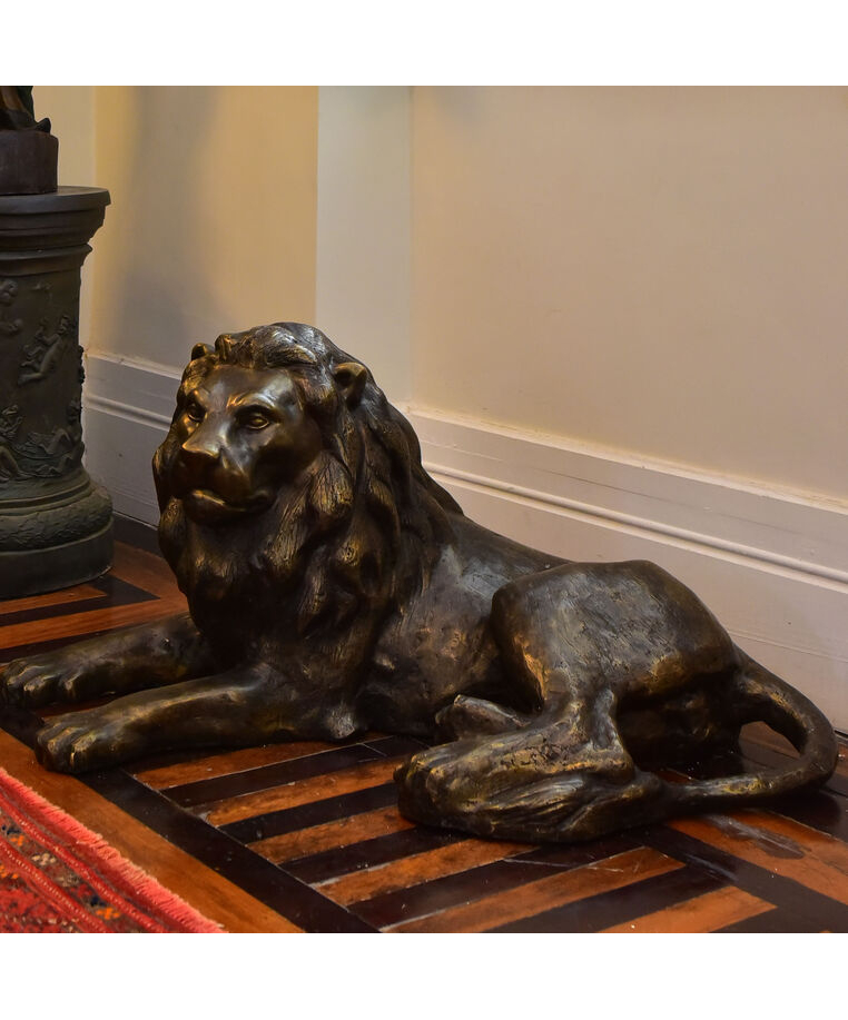 imagem do produto Escultura Le�o Deitado Bronze 50cm - VRBZ309