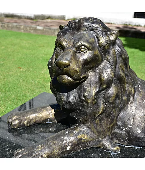 imagem de Escultura Leão Deitado com Base de Mármore 60cm - VRBZ309B