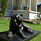 imagem do produto Escultura Le�o Deitado com Base de M�rmore 60cm - VRBZ309B