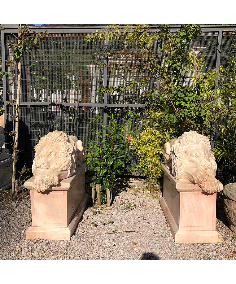 imagem do produto Escultura Le�o Dormindo em M�rmore Rosado 100cm EMP202 Serenidade e Eleg�ncia