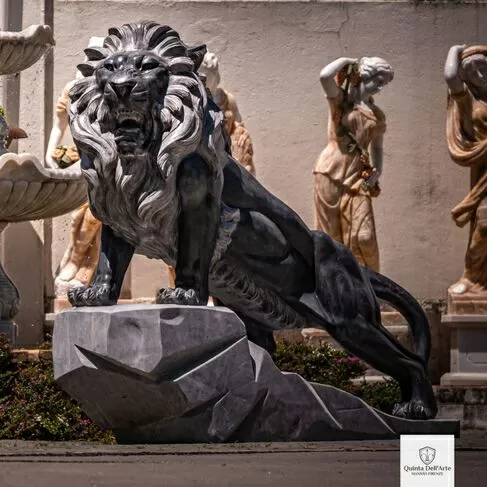 imagem de Escultura Leão em Mármore Preto 170cm - EMP547E Presença Imponente