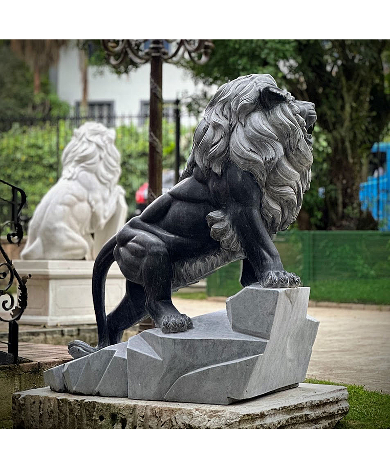 imagem do produto Escultura Le�o em M�rmore Preto 170cm - EMP547E