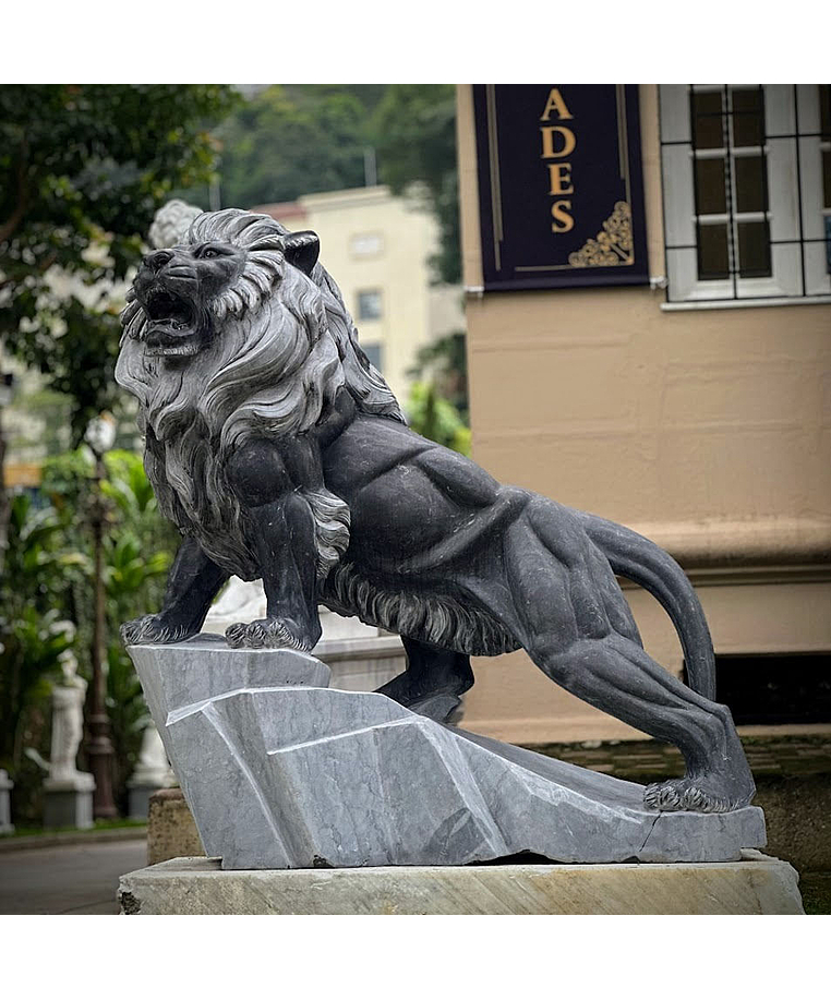 imagem do produto Escultura Le�o em M�rmore Preto 170cm - EMP547E
