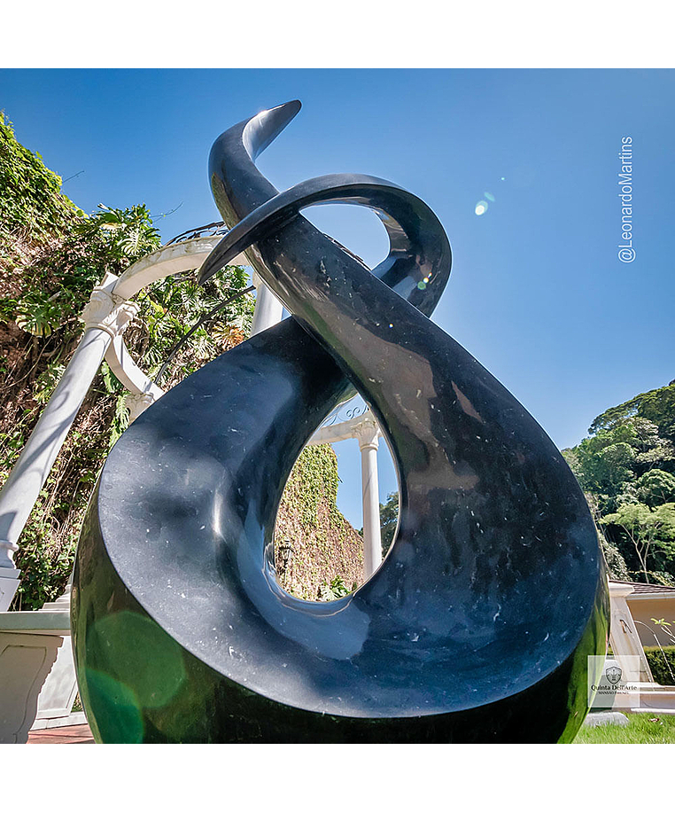 imagem do produto Escultura Linha Cont�nua em M�rmore Preto 170cm EMP725 | Arte de Luxo Quinta DellArte