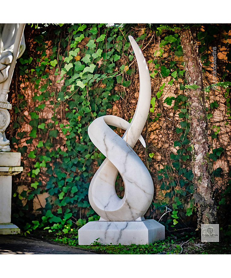 imagem do produto Escultura Linha Continua M�rmore Branco 170cm - EMP724