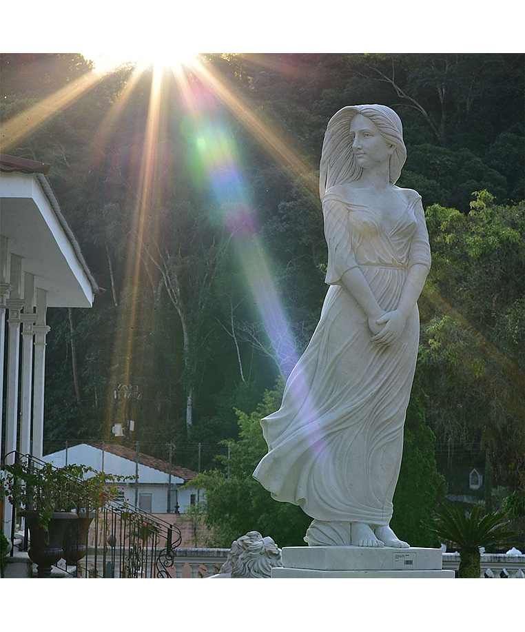 imagem do produto Escultura Lis 195cm - EMP389