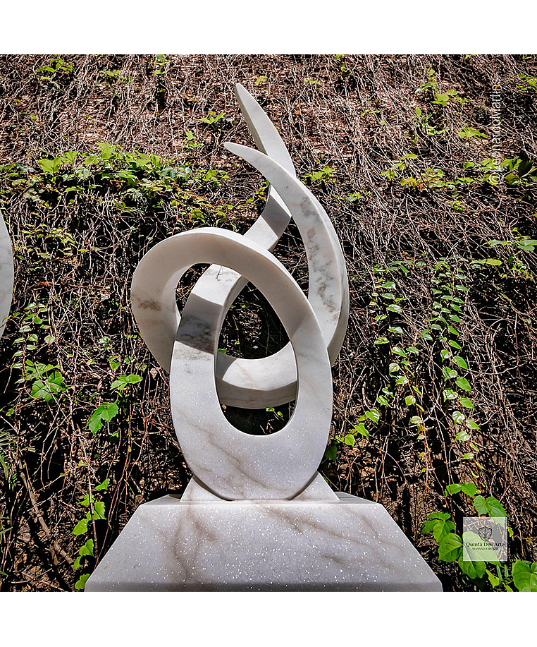 imagem do produto Escultura Lux Pietra M�rmore Branco 150cm - EMP745