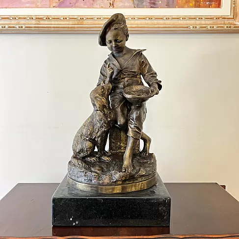 imagem de Escultura Menino com Cachorro em Bronze 75cm EBZ590 Encanto e Realismo