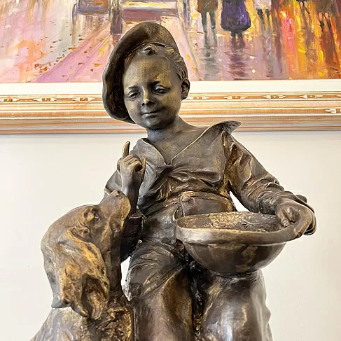 imagem de Escultura Menino com Cachorro em Bronze 75cm EBZ590 Encanto e Realismo