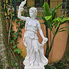 imagem do produto Escultura Mulher com Rosa nas M�os 160cm - EMP458