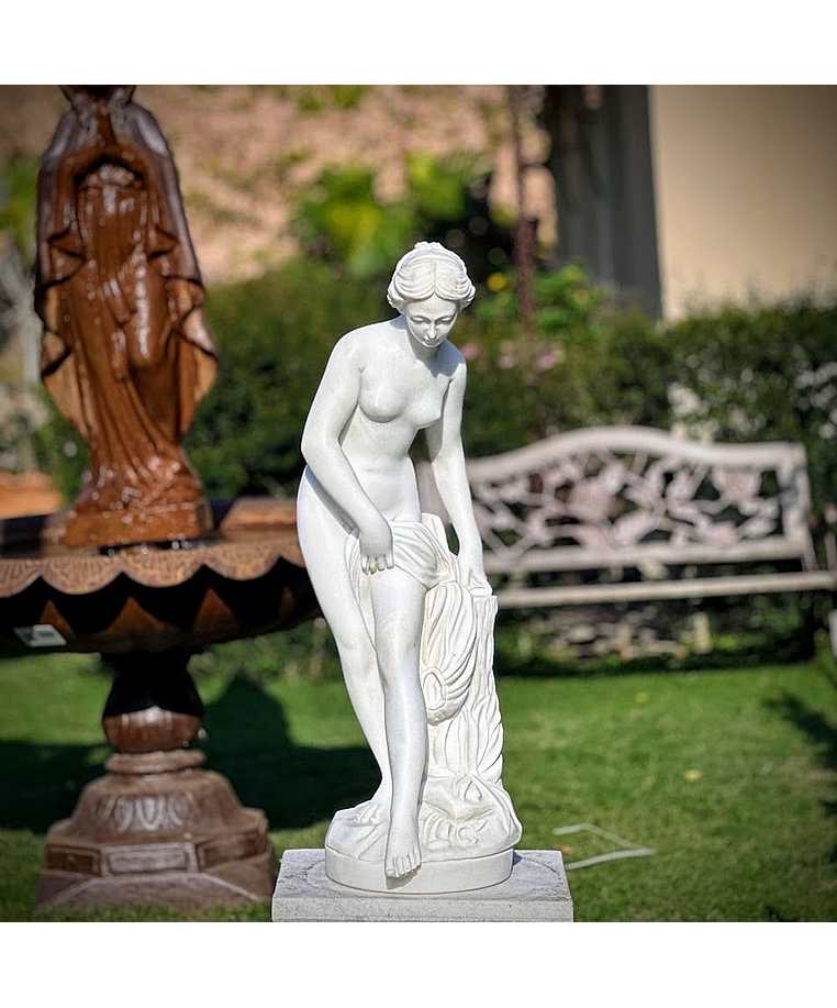 imagem do produto Escultura Ninfa Banhista em M�rmore 80cm - EMP109 Design Cl�ssico para Jardins