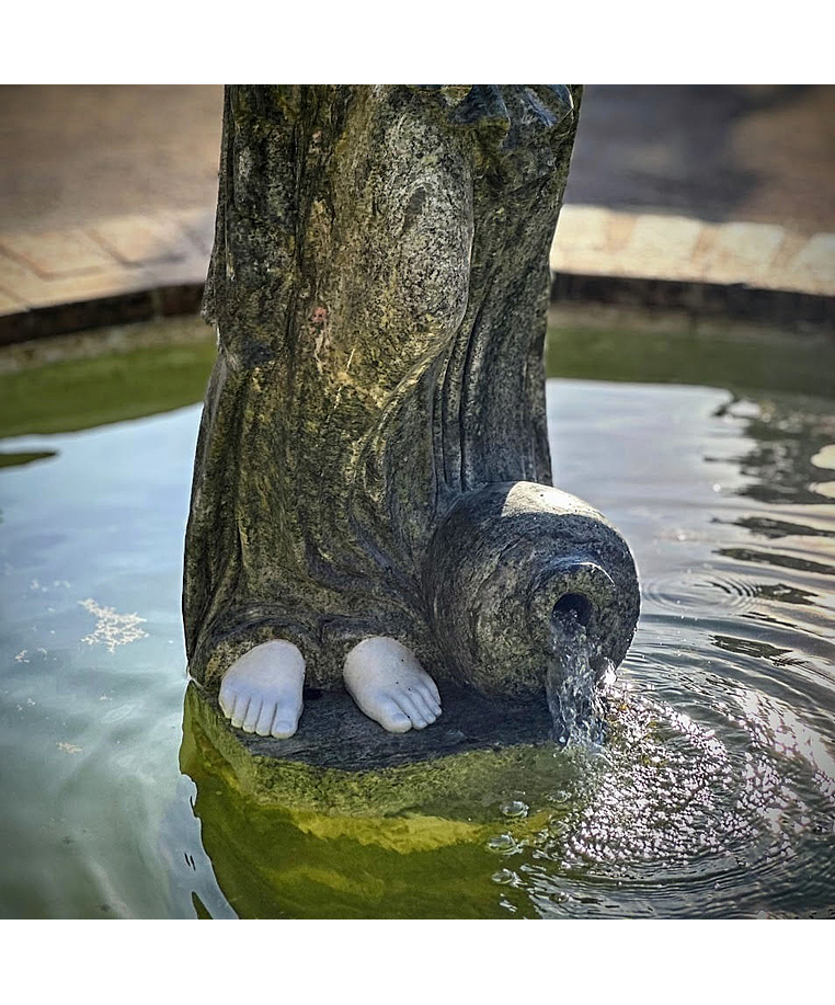 imagem do produto Escultura Ninfa Nereide II em M�rmore 160cm - FMP240 Jardins Sofisticados