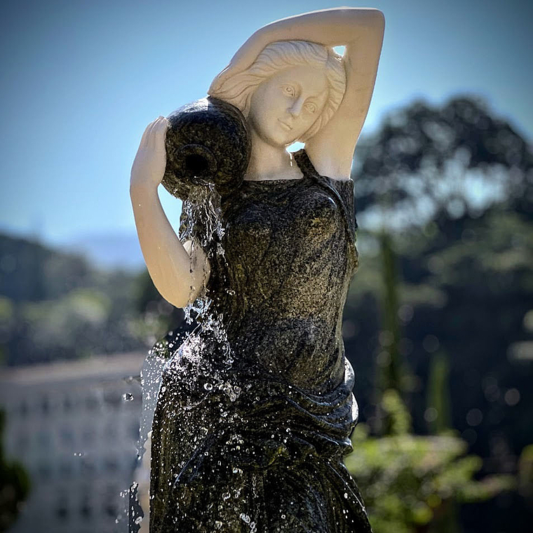imagem do produto Escultura Ninfa Nereide III em M�rmore 160cm - FMP241 Eleg�ncia Cl�ssica para Projetos de 