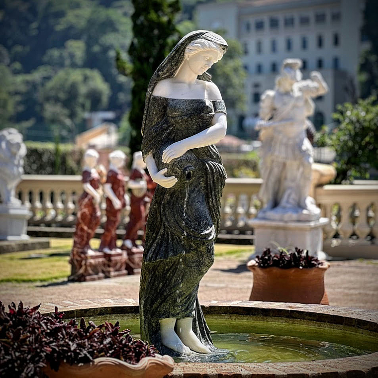 imagem do produto Escultura Ninfa Nereide IV 160cm - FMP242  Eleg�ncia e Sofistica��o