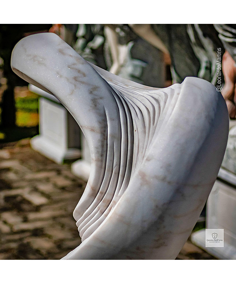 imagem do produto Escultura Ondas de Pedra M�rmore Branco 120cm - EMP738