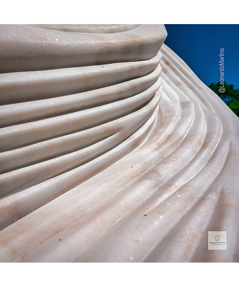 imagem do produto Escultura Ondas de Pedra M�rmore Branco 120cm - EMP738