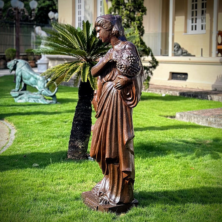 imagem do produto Escultura Outono de Ferro Fundido 175cm - EF033 Destaque no Jardim