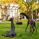 imagem do produto Escultura Par de Girafas de Bronze 125cm - EBZ533