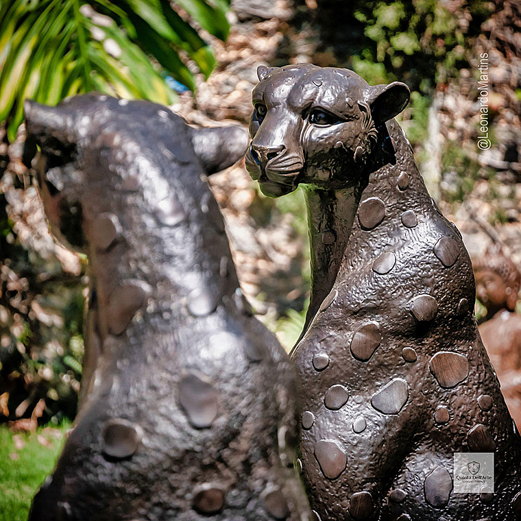imagem do produto Escultura Par de Guepardos em Bronze 100cm - EBZ719 Paisagismo de Luxo